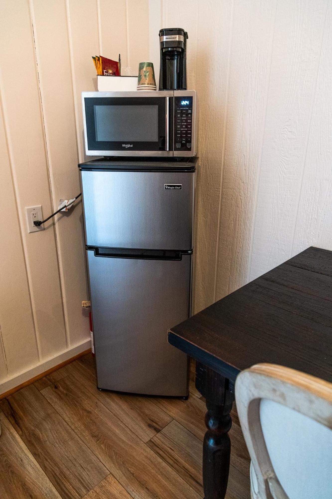 Sagebrush Inn Tombstone Quarto foto A refrigerator